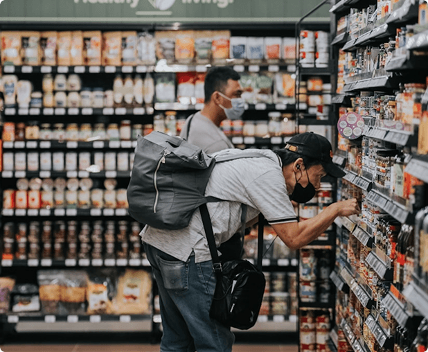 Cảnh mua sắm tại siêu thị - Quỹ Tín Dụng Nhân Dân Duy Thanh hỗ trợ vay tiêu dùng