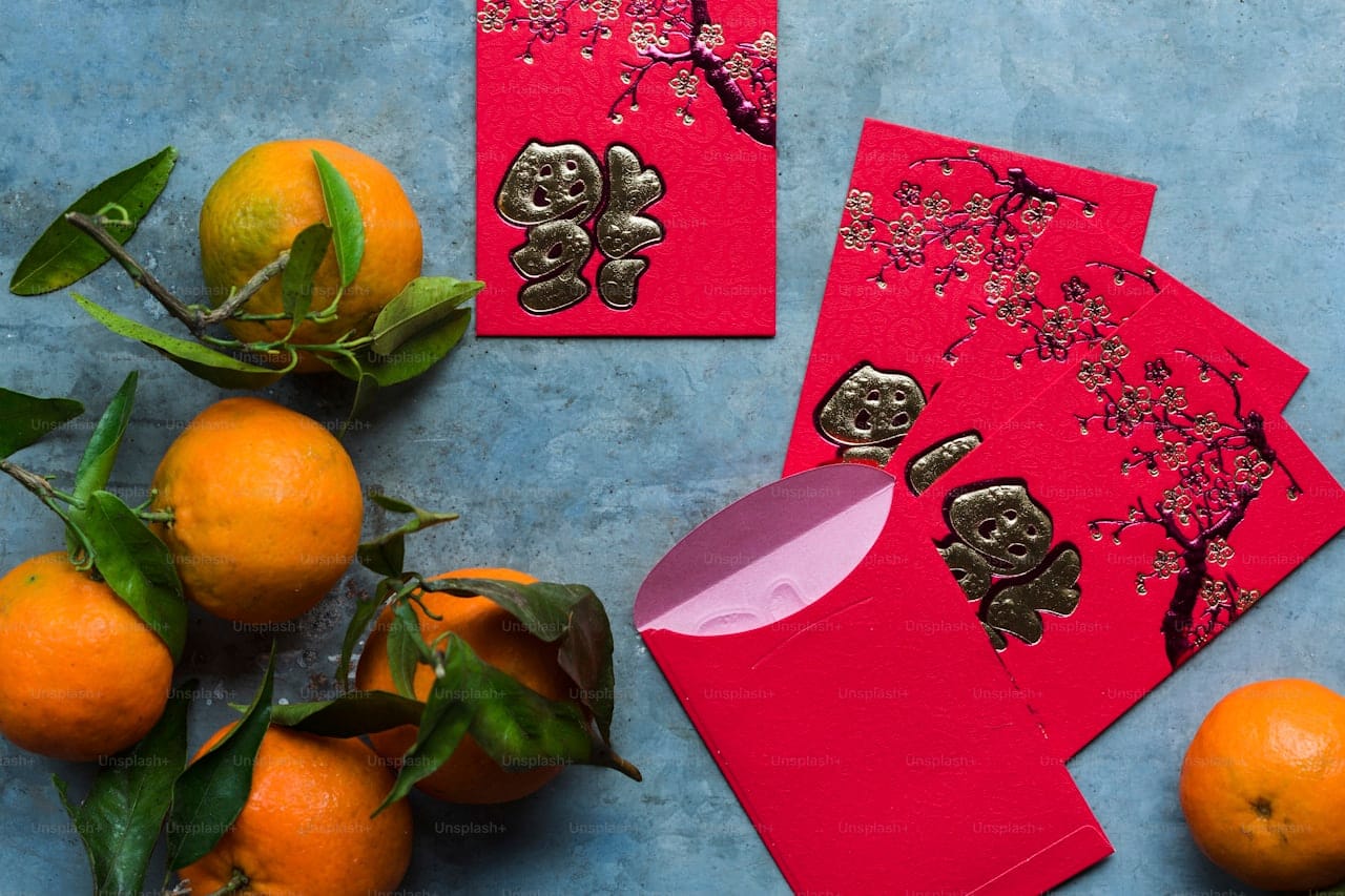 Tết Nguyên Đán Việt Nam - Lì xì và tiết kiệm cho năm mới thịnh vượng